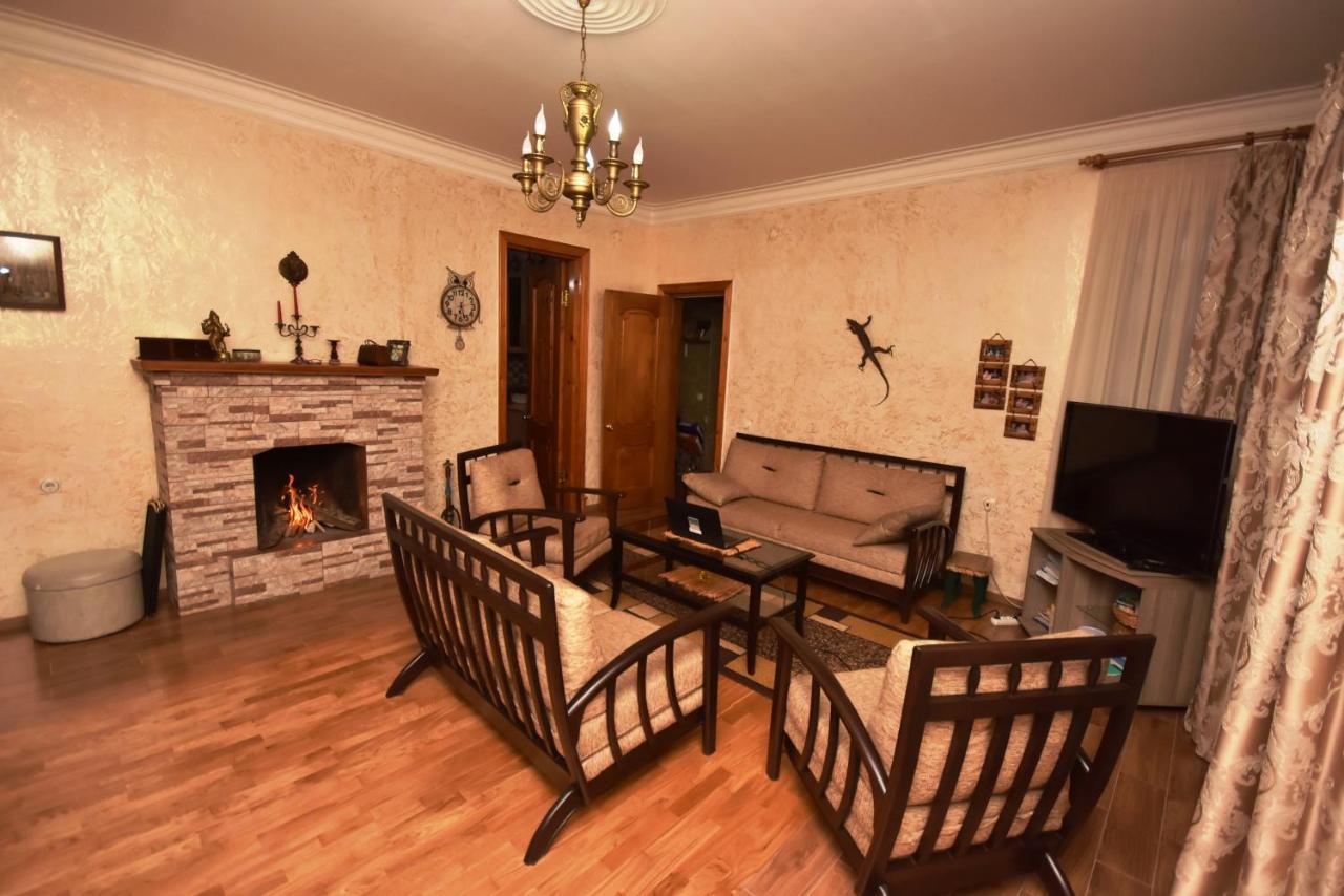 Guest House Green House Зугдиди Экстерьер фото